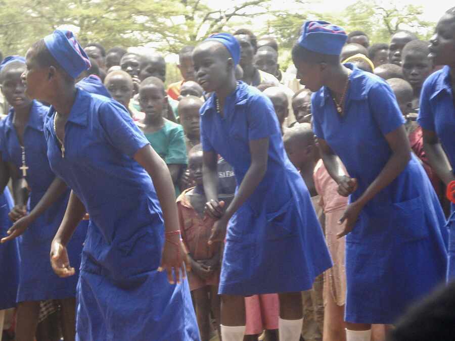 A wider view of learners and community members during the programme.